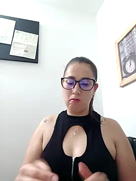 CHARLOTTE 1711 online show from 10, 2, 2025