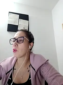 CHARLOTTE 1711 online show from 22, 2, 2025