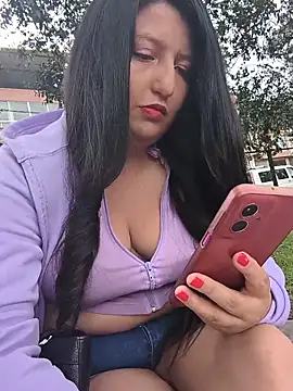 Snapshot of Melyy_Edii chatting on 12, 5, 2026 Melyy Edii online show from 12, 5, 2026