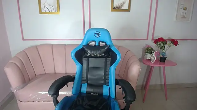 Snapshot of zoe_ch_ chatting on 11, 3, 2025 zoe ch  online show from 11, 3, 2025