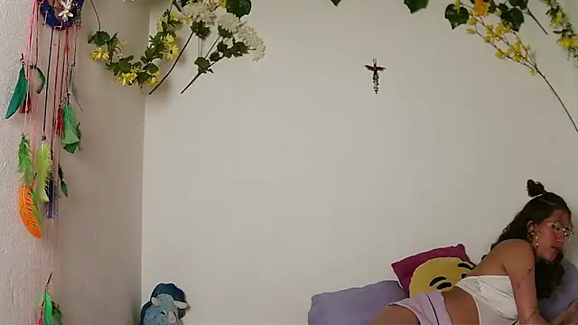 Snapshot of zoe_ch_ chatting on 13, 10, 2025 zoe ch  online show from 13, 10, 2025