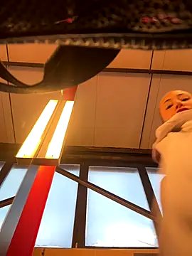 Black sweet Rose online show from 6, 1, 2026