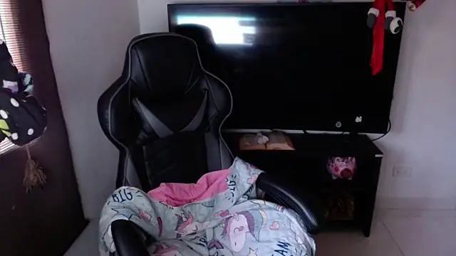 Princezzlove3 online show from 18, 1, 2025