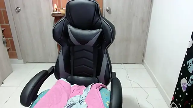 Princezzlove3 online show from 6, 2, 2025