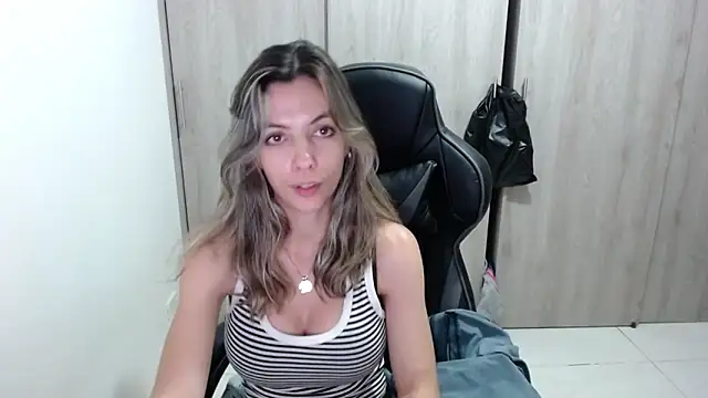 Princezzlove3 online show from 15, 2, 2025