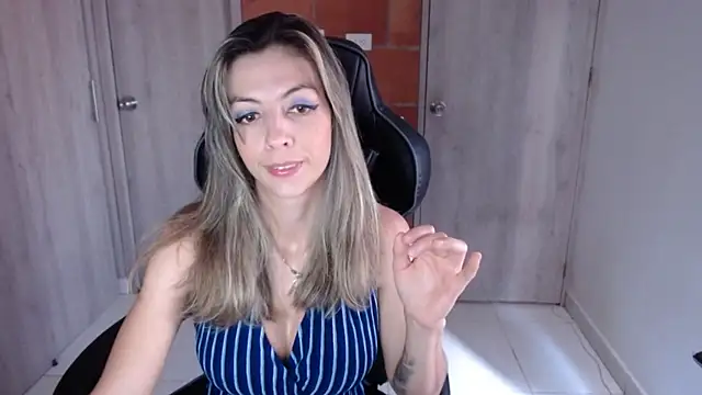 Princezzlove3 online show from 8, 3, 2025