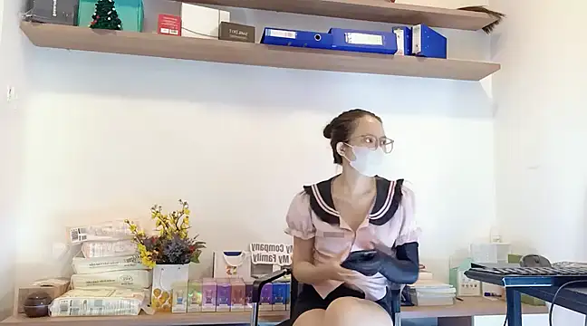 Snapshot of Lush-Office chatting on 7, 2, 2025 Lush-Office online show from 7, 2, 2025