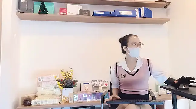 Snapshot of Lush-Office chatting on 9, 2, 2025 Lush-Office online show from 9, 2, 2025