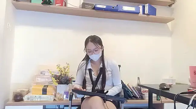 Snapshot of Lush-Office chatting on 13, 2, 2025 Lush-Office online show from 13, 2, 2025