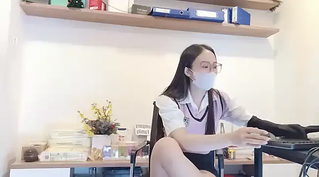 Snapshot of Lush-Office chatting on 15, 2, 2025 Lush-Office online show from 15, 2, 2025