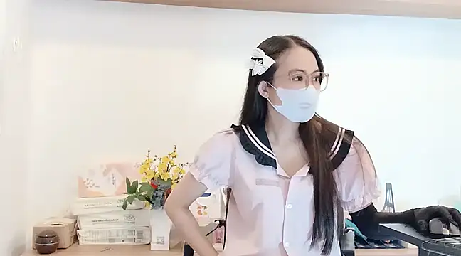 Snapshot of Lush-Office chatting on 8, 3, 2025 Lush-Office online show from 8, 3, 2025