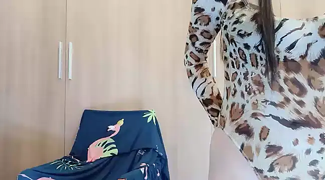 Snapshot of Lush-Office chatting on 8, 3, 2025 Lush-Office online show from 8, 3, 2025