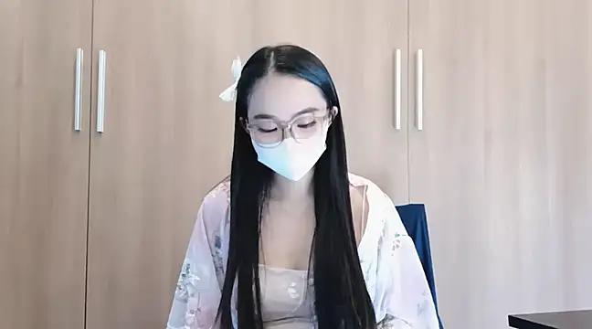 Snapshot of Lush-Office chatting on 15, 3, 2025 Lush-Office online show from 15, 3, 2025