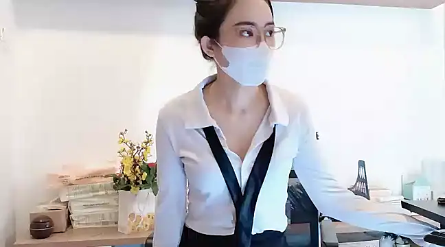 Snapshot of Lush-Office chatting on 20, 3, 2025 Lush-Office online show from 20, 3, 2025