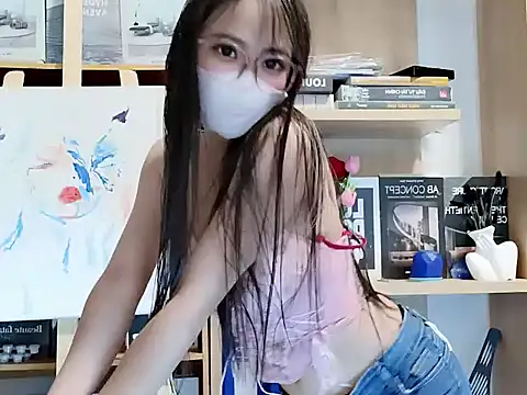 Snapshot of Lush-Office chatting on 17, 9, 2025 Lush-Office online show from 17, 9, 2025