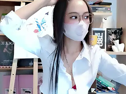 Snapshot of Lush-Office chatting on 8, 10, 2025 Lush-Office online show from 8, 10, 2025