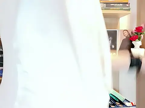 Snapshot of Lush-Office chatting on 27, 10, 2025 Lush-Office online show from 27, 10, 2025