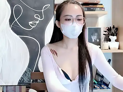 Snapshot of Lush-Office chatting on 5, 11, 2025 Lush-Office online show from 5, 11, 2025