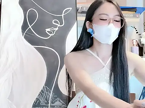 Snapshot of Lush-Office chatting on 24, 11, 2025 Lush-Office online show from 24, 11, 2025