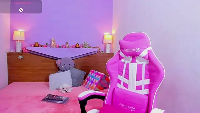 Snapshot of ScarletEmber3 chatting on 23, 3, 2025 ScarletEmber3 online show from 23, 3, 2025