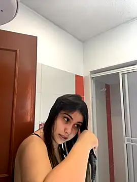 Aitana Hilton  online show from 13, 11, 2025