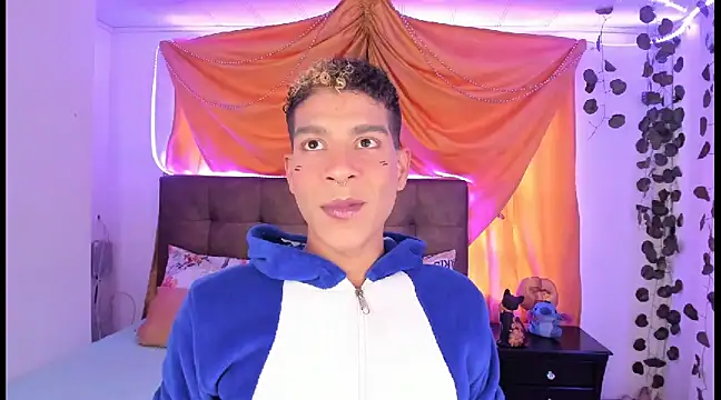 Ethan Boyy online show from 5, 3, 2025