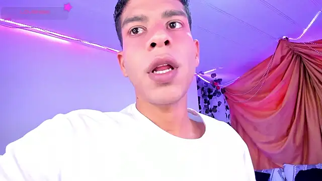 Ethan Boyy online show from 4, 12, 2025