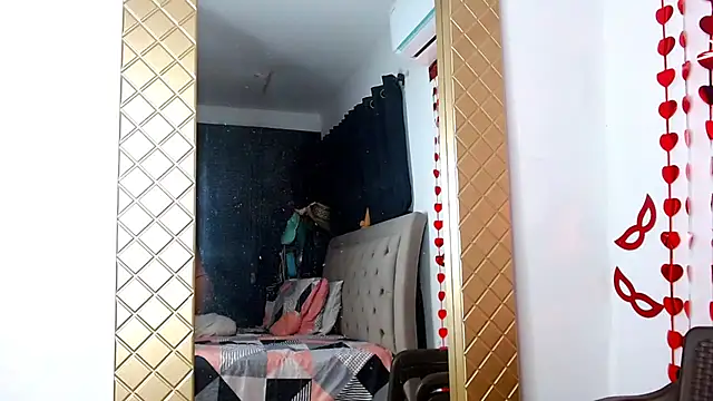 sweethoneytsx online show from 23, 9, 2025