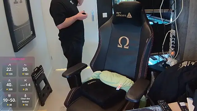 Snapshot of justinitt chatting on 2, 2, 2025 justinitt online show from 2, 2, 2025