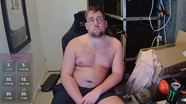 Snapshot of justinitt chatting on 4, 2, 2025 justinitt online show from 4, 2, 2025