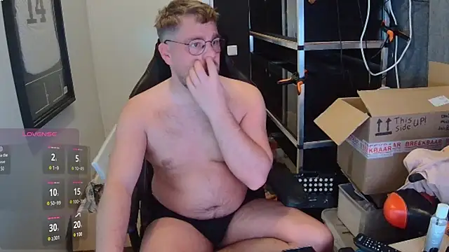 Snapshot of justinitt chatting on 5, 2, 2025 justinitt online show from 5, 2, 2025