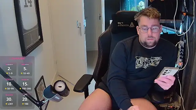 Snapshot of justinitt chatting on 8, 2, 2025 justinitt online show from 8, 2, 2025