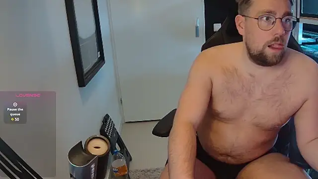 Snapshot of justinitt chatting on 15, 2, 2025 justinitt online show from 15, 2, 2025