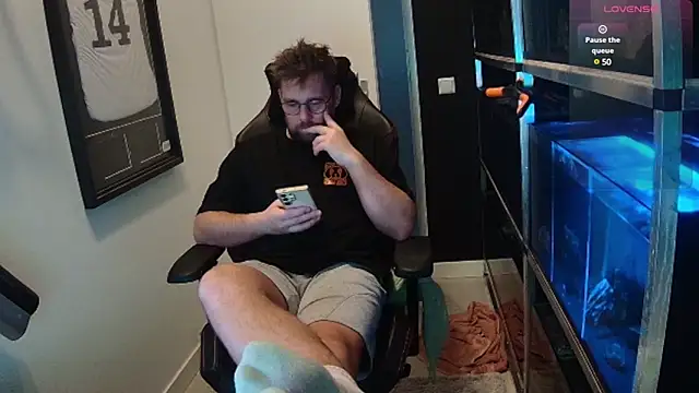 Snapshot of justinitt chatting on 27, 2, 2025 justinitt online show from 27, 2, 2025