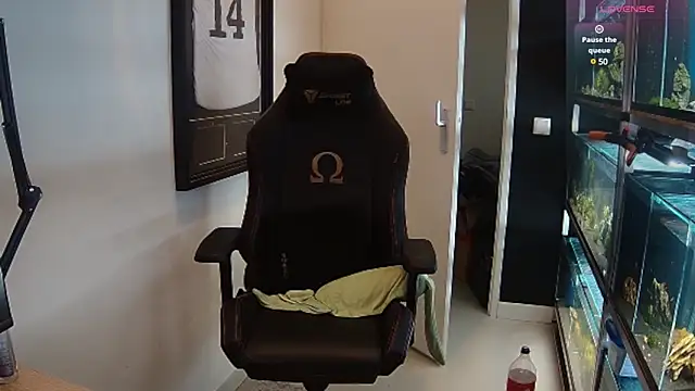 Snapshot of justinitt chatting on 28, 2, 2025 justinitt online show from 28, 2, 2025