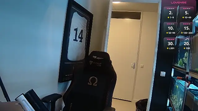 Snapshot of justinitt chatting on 28, 2, 2025 justinitt online show from 28, 2, 2025