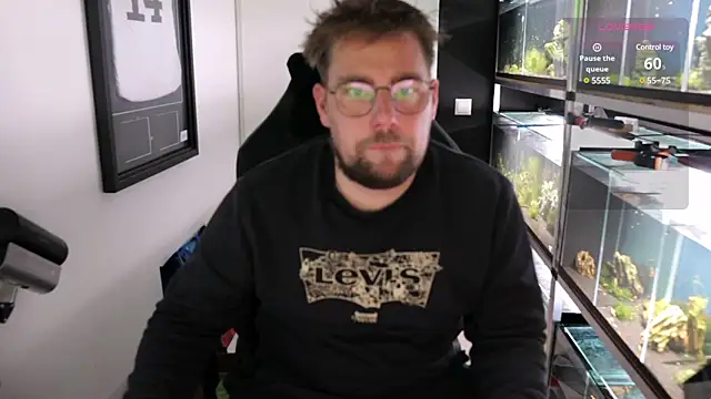 Snapshot of justinitt chatting on 7, 3, 2025 justinitt online show from 7, 3, 2025