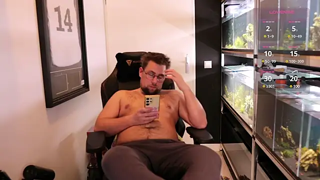 Snapshot of justinitt chatting on 9, 3, 2025 justinitt online show from 9, 3, 2025