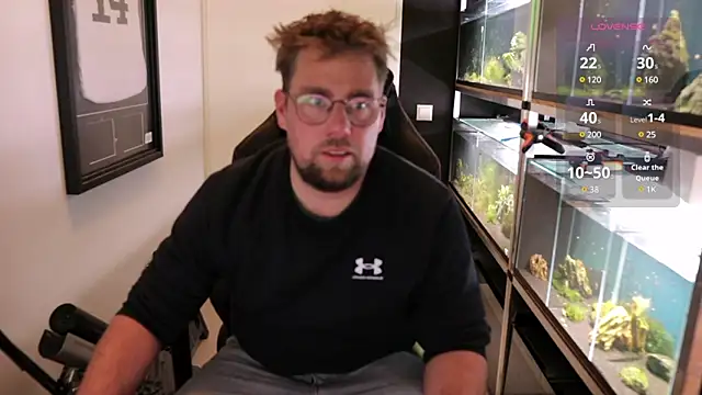 Snapshot of justinitt chatting on 11, 3, 2025 justinitt online show from 11, 3, 2025