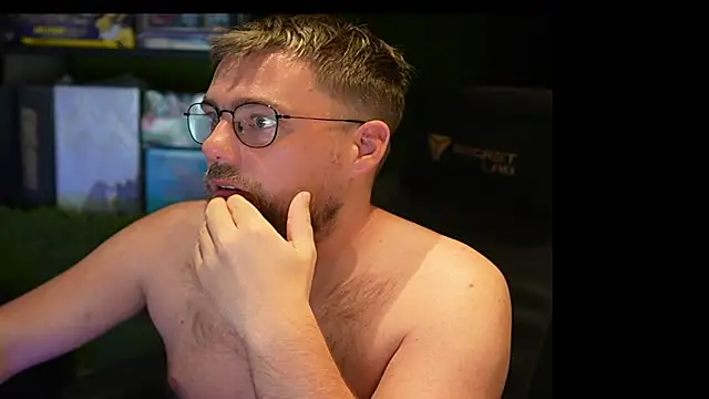 Snapshot of justinitt chatting on 18, 9, 2025 justinitt online show from 18, 9, 2025