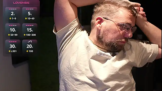 Snapshot of justinitt chatting on 22, 9, 2025 justinitt online show from 22, 9, 2025