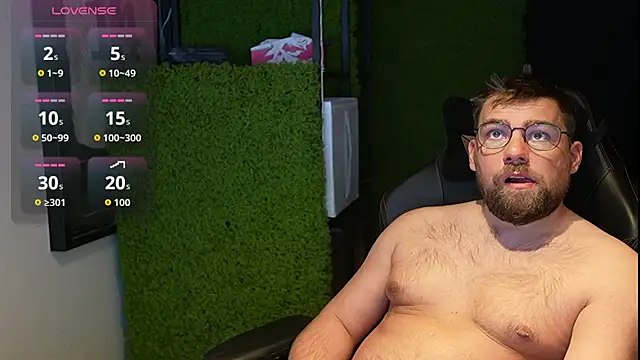 Snapshot of justinitt chatting on 23, 9, 2025 justinitt online show from 23, 9, 2025