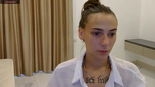 Snapshot of annabishop chatting on 22, 10, 2025 annabishop online show from 22, 10, 2025