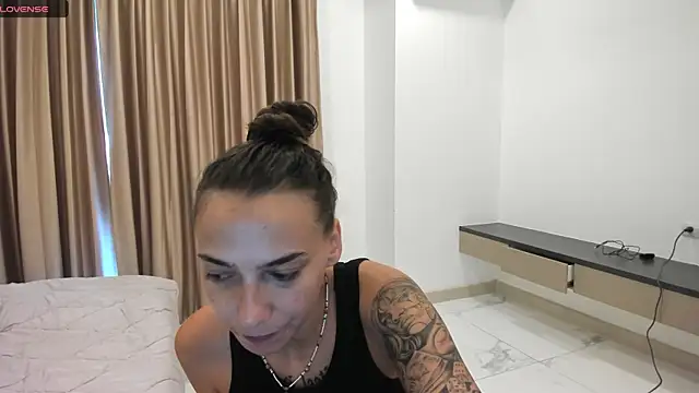 Snapshot of annabishop chatting on 5, 11, 2025 annabishop online show from 5, 11, 2025