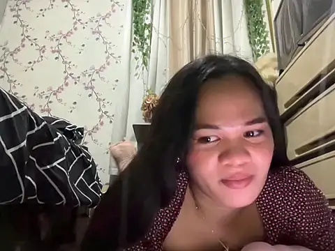 SophiaCourthaway online show from 9, 10, 2025