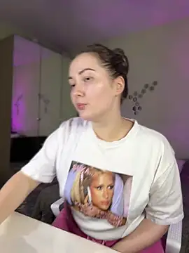 Snapshot of Kiss_My_Body chatting on 20, 2, 2025 Kiss My Body online show from 20, 2, 2025