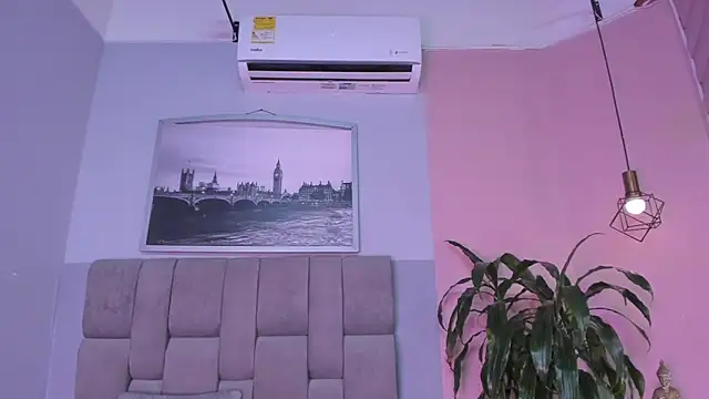 janna lopez  online show from 22, 10, 2025