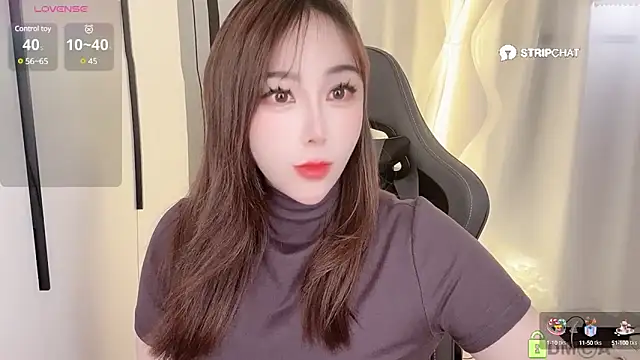 Snapshot of Alano-01 chatting on 11, 3, 2025 Alano-01 online show from 11, 3, 2025