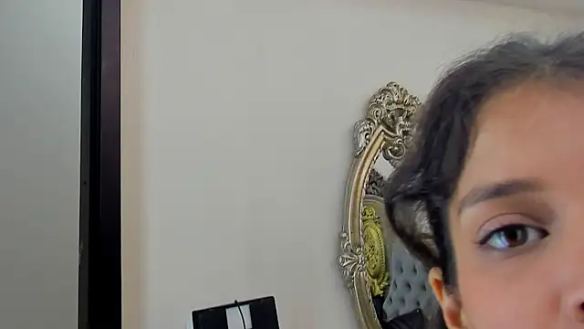 Snapshot of CharlotteBrandt chatting on 4, 10, 2025 CharlotteBrandt online show from 4, 10, 2025