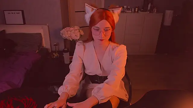 foxy jpg online show from 17, 11, 2025